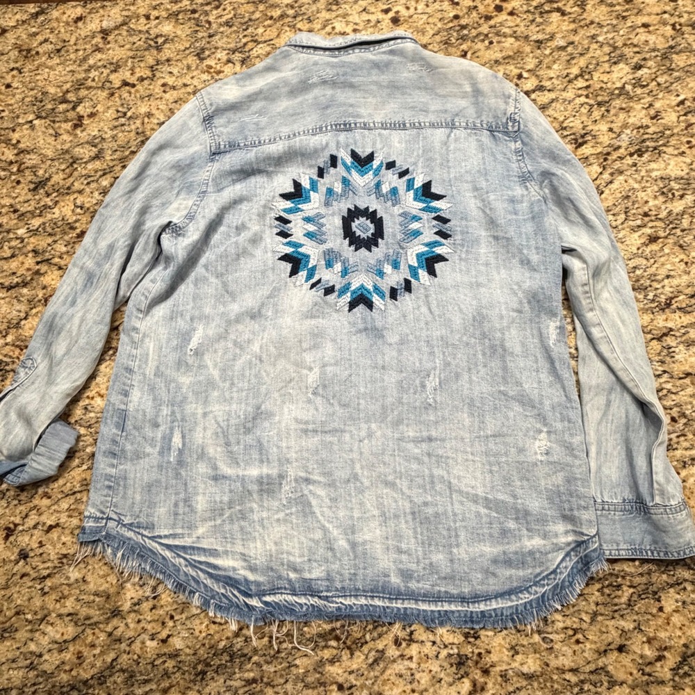 Vintage Havana Women Large Blue Denim Embroidered Button Down Shirt Frayed Hem